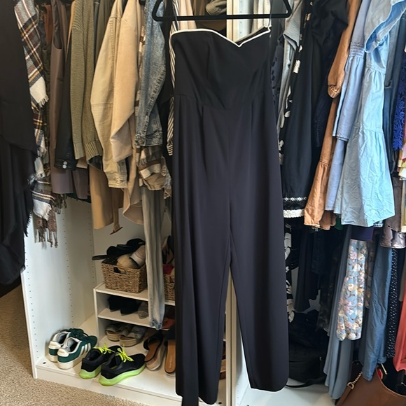 Stunning H&M black jumpsuit - Picture 1 of 1